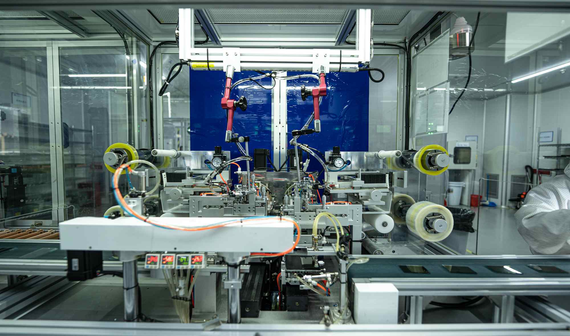 Alinierea de precizie și asamblarea celulelor: analiza proceselor de acoperire și frecare PI în fabricarea LCD-urilor